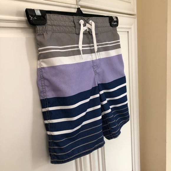 ๐Old Navy boys swim trunks - Picture 2 of 9